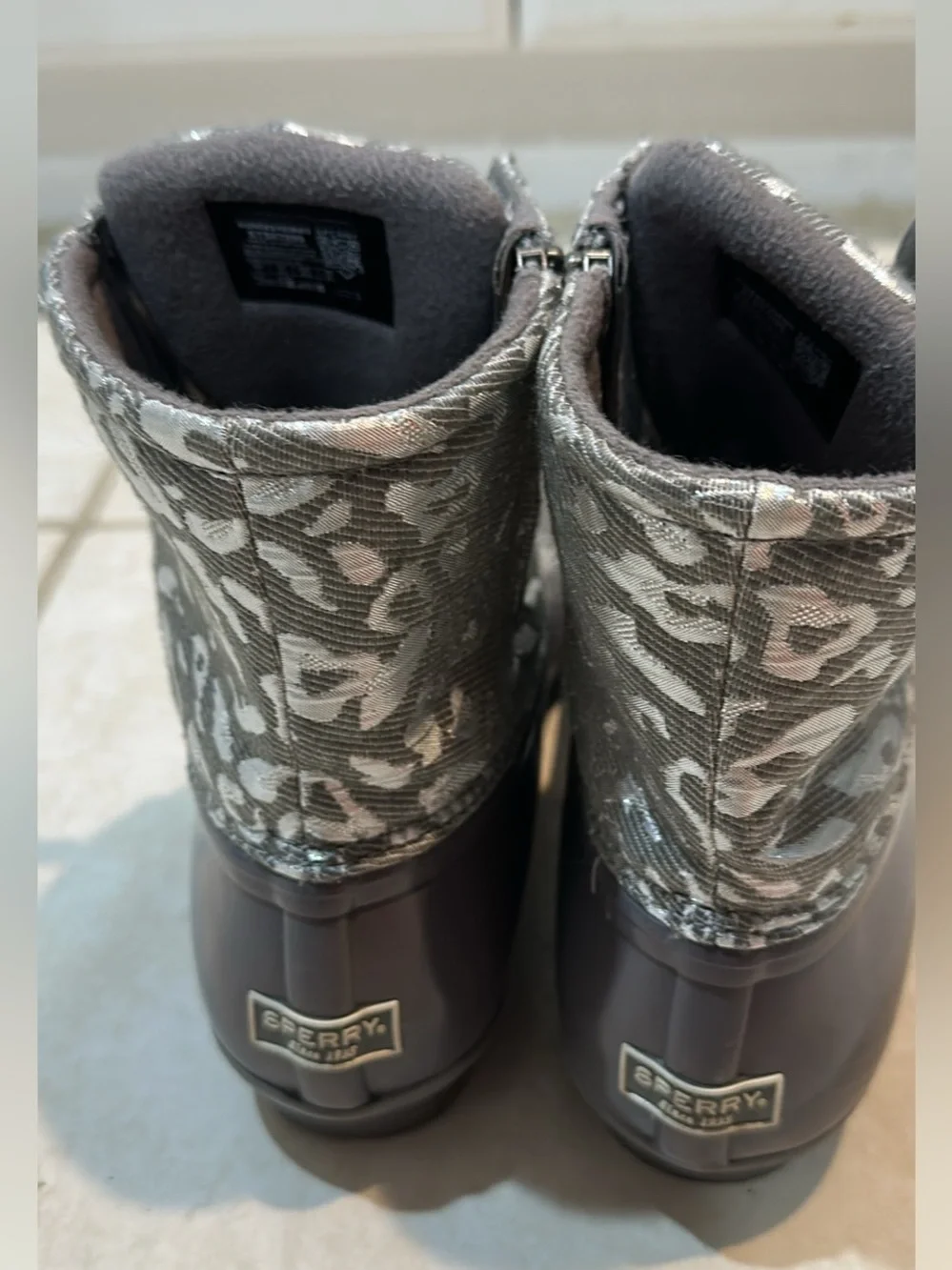Sperry Women’s Saltwater Jacquard Silver Leopard Duck Boots size 11